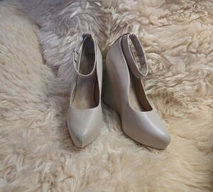 Zara Off-White Platform Wedges